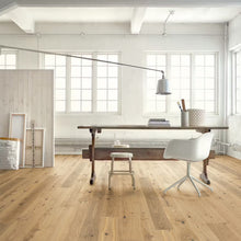 Ladda upp bild till gallerivisning, Berg & Berg Ek XXL Hjärter Borstad Råträ Mattlack