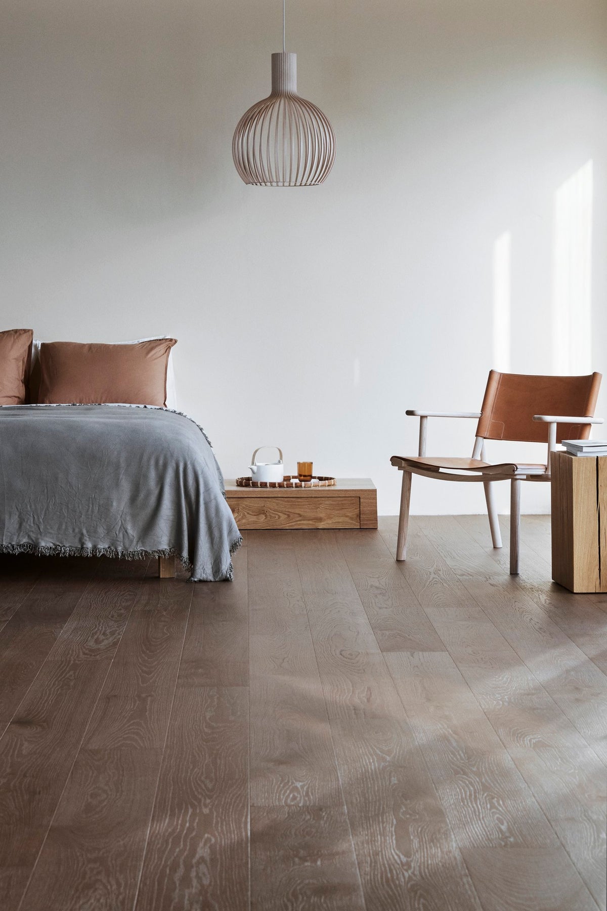 Timberwise ek Caramel – miljöbild från Timberwise. Bildens filnamn styrker kulören; sortering, ytbehandling och plankmått framgår endast när det anges i källnamnet. Referensbild.