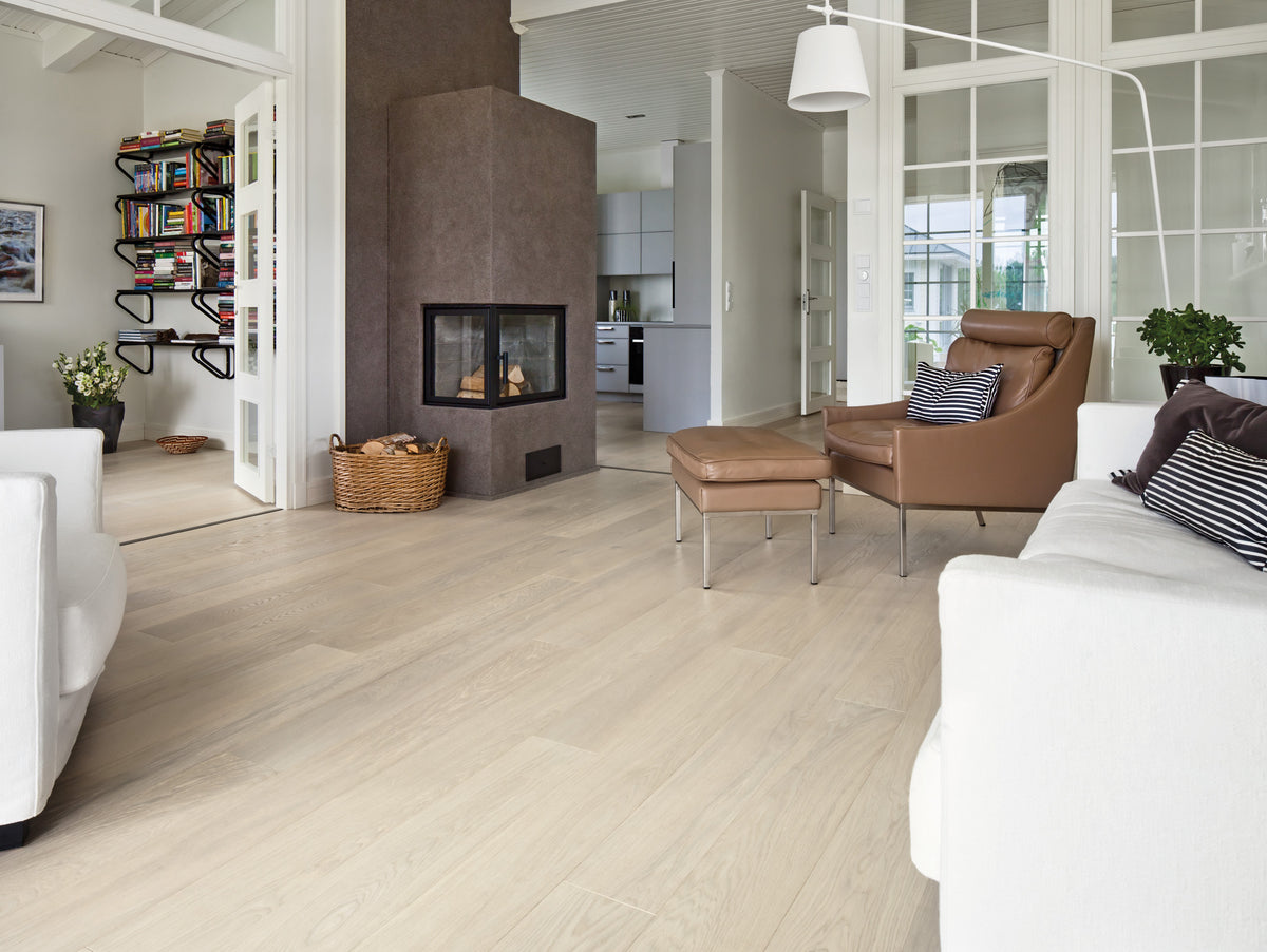 Timberwise ek Cream – miljöbild från Timberwise. Bildens filnamn styrker kulören; sortering, ytbehandling och plankmått framgår endast när det anges i källnamnet. Referensbild.