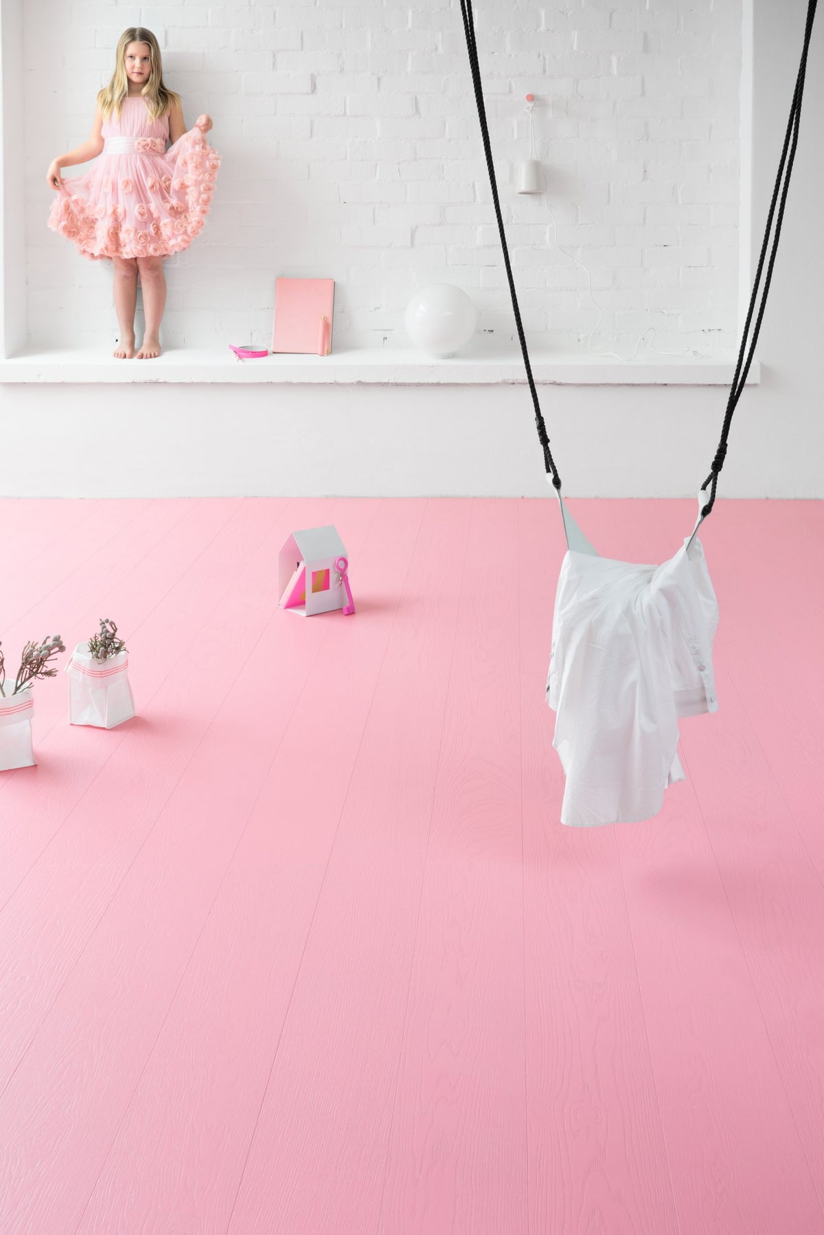 Timberwise ek Pink – miljöbild från Timberwise. Bildens filnamn styrker kulören; sortering, ytbehandling och plankmått framgår endast när det anges i källnamnet. Referensbild.