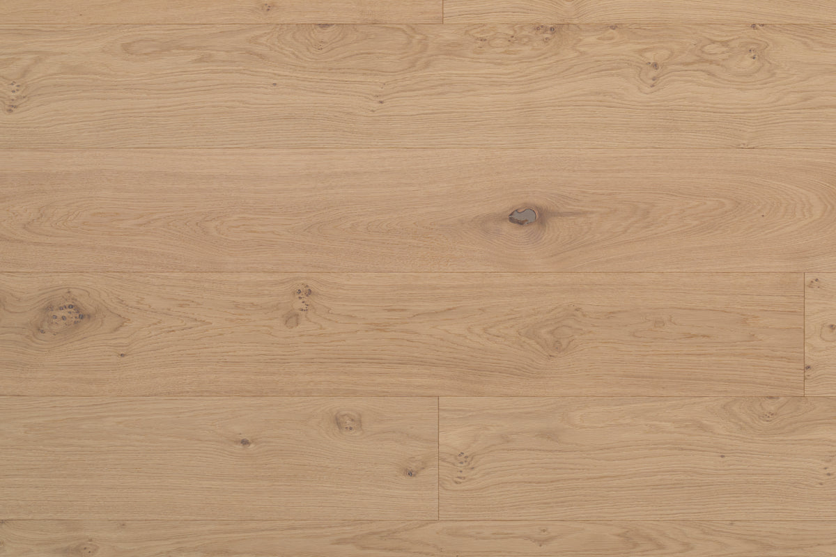Timberwise ek Sky White – bilden visar Classic / Natur. Vägledande prov; ytbehandling och plankmått är inte verifierade.