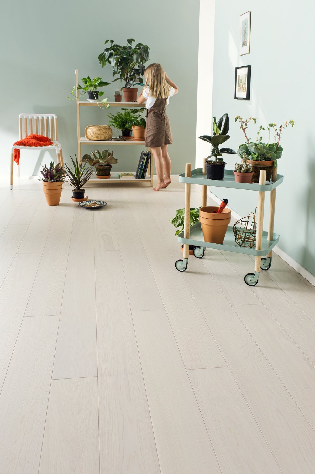 Timberwise ek White Cream – miljöbild från Timberwise. Bildens filnamn styrker kulören; sortering, ytbehandling och plankmått framgår endast när det anges i källnamnet. Referensbild.