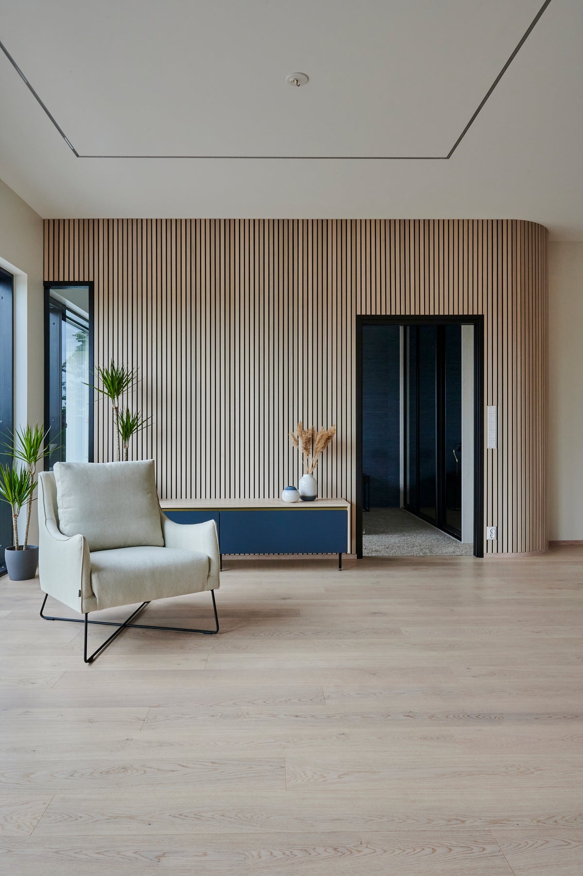 Timberwise ek White Matte Lacquered – miljöbild från Timberwise. Bildens filnamn styrker kulören; sortering, ytbehandling och plankmått framgår endast när det anges i källnamnet. Referensbild.