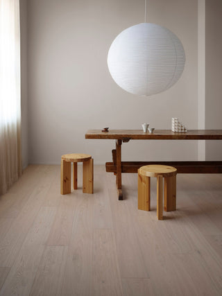 Timberwise ek White Wax Oiled – miljöbild från Timberwise. Bildens filnamn styrker kulören; sortering, ytbehandling och plankmått framgår endast när det anges i källnamnet. Referensbild.