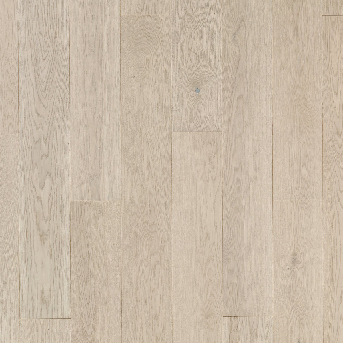 Timberwise Ekplanka Grey – kvadratisk produktbild ovanifrån med plankorna vertikalt. Vägledande kulörreferens; sortering, ytbehandling och plankmått kan avvika.