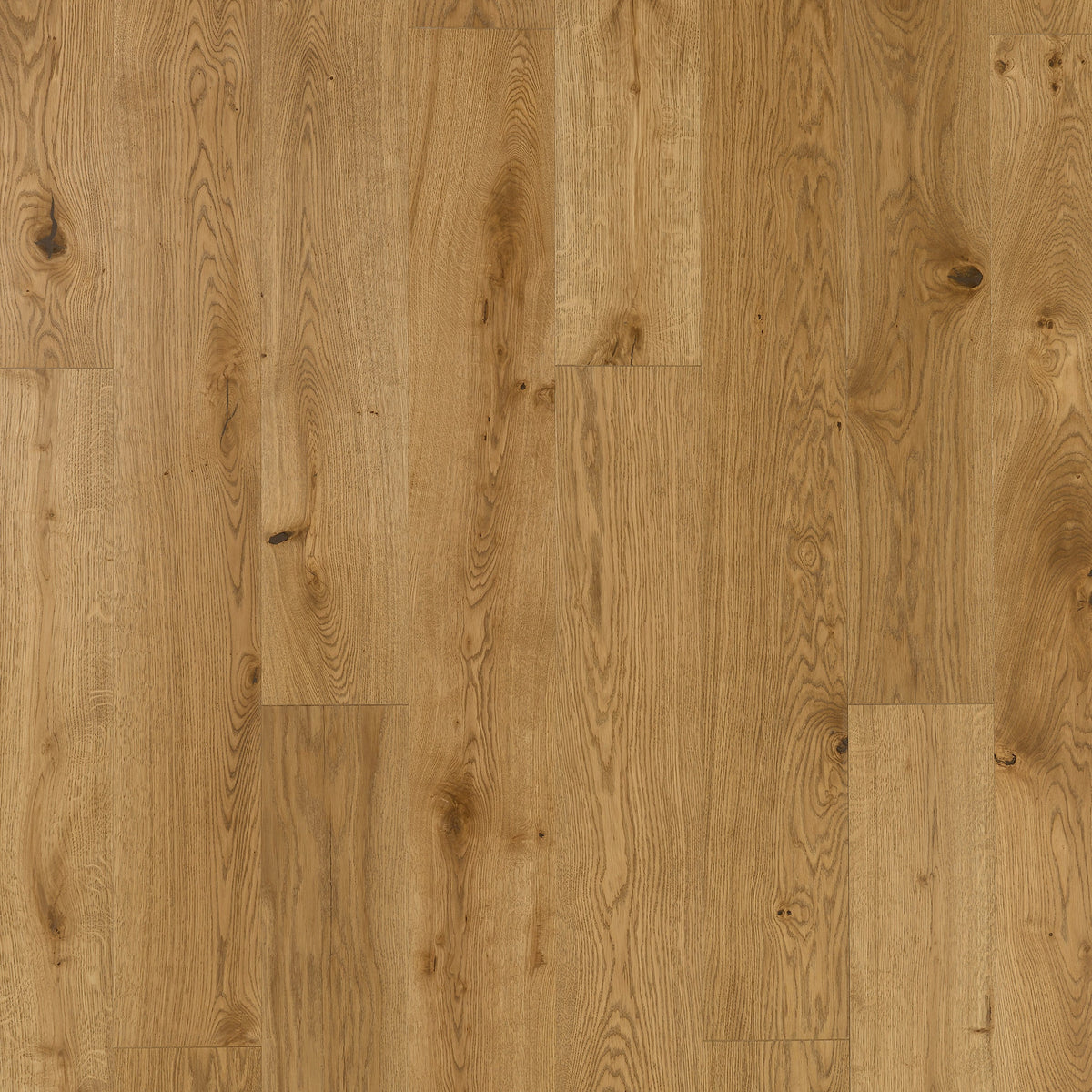 Timberwise Ekplanka Luosto – kvadratisk produktbild ovanifrån med plankorna vertikalt. Vägledande kulörreferens; sortering, ytbehandling och plankmått kan avvika.